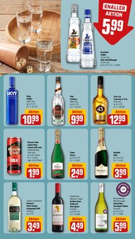 Vodka im REWE Prospekt "Dein Markt" mit 28 Seiten (Moers)
