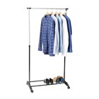 Centrakor Pechbusque - Promo Le portant à vêtement réglable Promo Le portant à vêtement réglable à 7,99 € dans le catalogue Centrakor à Pechbusque