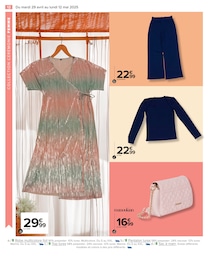 Offre Sac À Main dans le catalogue Carrefour du moment à la page 14
