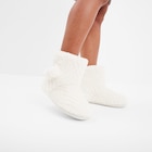Chaussons bottines fourrés blanc femme dans le catalogue La Halle