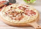 Pizza Coppa Gorgonzola ou Raclette Lardons Oignons ou Poulet aux Épices ou Tartiflette en promo chez Super U Saint-Nazaire à 5,90 €