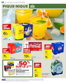 Promo Eau Minérale dans le catalogue Carrefour du moment à la page 14