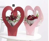Bouquet réserve d’eau CŒUR en promo chez Géant Casino Bouquet réserve d’eau CŒUR dans le catalogue Géant Casino