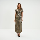 Robe longue détail noeud côté jaune or femme dans le catalogue La Halle