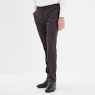 Pantalon de costume droit avec pinces gris foncé homme en promo chez La Halle Clermont-Ferrand à 10,00 €