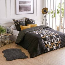 PARURE HOUSSE DE COUETTE ‘DELTA BLACK’ - Imaginéa à Vandœuvre-lès-Nancy PARURE HOUSSE DE COUETTE ‘DELTA BLACK’ en promo chez Imaginéa Vandœuvre-lès-Nancy à 19,90 €