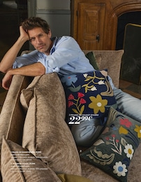 Prix et réduction Coussin dans le prospectus Maisons du Monde en cours Offre Coussin dans le catalogue Maisons du Monde du moment à la page 4