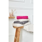 Linge de toilette "Bath" à Carrefour dans Sommelonne Linge de toilette "Bath" à Carrefour dans Sommelonne