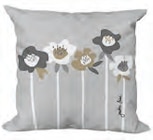 Mr. Bricolage Montans - Promo Coussin déco Promo Coussin déco à 6,90 € dans le catalogue Mr. Bricolage à Montans