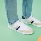 Promo Tennis basses à lacets blanc homme à 35,99 € dans le catalogue La Halle à Le Vigen