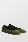 Ballerines en cuir dans le catalogue Monoprix Margaret
