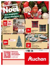 Promos Coussin Décoratif dans le catalogue "Réveillons Noël : votre déco brille de milles promos" de Auchan Hypermarché à la page 24