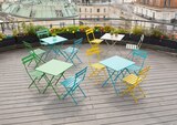 Table pliante carrée acier - Maxi Bazar à Orléans Table pliante carrée acier en promo chez Maxi Bazar Orléans à 29,99 €