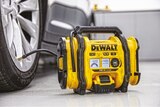 Gonfleur sans fil DCC018N-XJ 18V Li-ion XR - Sans batterie - DEWALT - Screwfix à Thionville Gonfleur sans fil DCC018N-XJ 18V Li-ion XR - Sans batterie - DEWALT en promo chez Screwfix Thionville à 129,99 €
