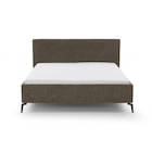 Webstoff Baltimore 09 moss Liegefläche ca. 140x200 cm.  Das Polsterbett-Gestell Riva in Moosgrün bietet eine Liegefläche von 140 x 200 cm und ist mit seinem stilvollen Design für modern und klassisch gestaltete Schlafzimmer geeignet. Zudem überzeugt das Bettgestell mit einer hohen Belastbarkeit. Das Bettgestell kombiniert schwarze Metallfüße mit einem soliden Gestell mit Synthetikbezug. Auch das Kopfteil ist glatt bezogen, zieht mit Keder vorne und hinten verarbeitet jedoch die Blicke auf sich. Produkteigenschaften: Kopfteil glatt Metallfüße schwarz ohne Rahmen und Matratzen Weitere Kombinationen, Farb- sowie Ausstattungsvarianten sind im Einrichtungshaus wählbar. Unsere MitarbeiterInnen beraten Sie gerne vor Ort. im aktuellen Möbel Martin Prospekt