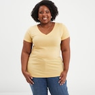 T-shirt manches courtes col V jaune clair femme grande taille - La Halle T-shirt manches courtes col V jaune clair femme grande taille à 5,99 € dans le catalogue La Halle