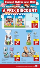 Figurine Angebote im Prospekt "ARRIVAGES ORIENTAUX À PRIX DISCOUNT" von Aldi auf Seite 23