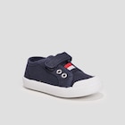 Tennis bout renforcé semelle souple bleu bébé garçon - La Halle Tennis bout renforcé semelle souple bleu bébé garçon à 4,99 € dans le catalogue La Halle