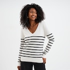 La Halle Pessines - Promo Pull col en V manches longues ecru femme Promo Pull col en V manches longues ecru femme à 12,99 € dans le catalogue La Halle à Pessines