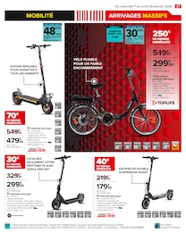 Offre Trottinette Électrique dans le catalogue Carrefour du moment à la page 29