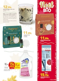 Offre Bougie Noël dans le catalogue NaturéO du moment à la page 33