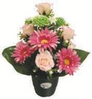 POT DE ROSES ET GERBERAS en promo à 12,99 € chez Hyper U POT DE ROSES ET GERBERAS dans le catalogue Hyper U