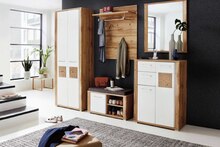 von UNO Garderobe von UNO