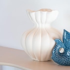 Vase brut torsade à 7,99 € dans le catalogue B&M