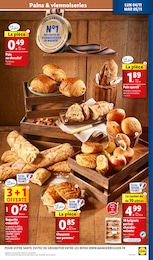 Offre Chaussons dans le catalogue Lidl du moment à la page 33