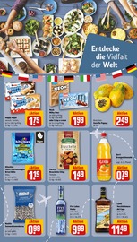 Ball im REWE Prospekt in Siegen Aktueller REWE Prospekt mit Ball, "Dein Markt", Seite 18