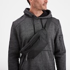 Promo Sac banane bandoulière ajustable noir homme à 10,00 € dans le catalogue La Halle à Le Pian-Médoc