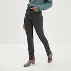 Promo Jeans slim taille haute Creeks denim noir femme à 25,99 € dans le catalogue La Halle à Crest