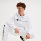Sweat hoodie 1 poche molleton Champion blanc homme en promo chez La Halle Sweat hoodie 1 poche molleton Champion blanc homme dans le catalogue La Halle