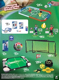 Offre Baby-Foot dans le catalogue JouéClub du moment à la page 13