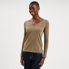 La Halle Toulouse - Promo T-shirt col en V manches longues coton vert kaki femme Promo T-shirt col en V manches longues coton vert kaki femme à 4,89 € dans le catalogue La Halle à Toulouse