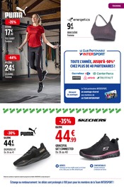 Promos Brassière Sport Femme dans le catalogue "ÊTRE MEILLEUR SUR LE TERRAIN DES PROMOS" de Intersport à la page 17