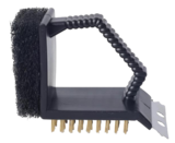 Promo Brosse à barbecue triangulaire 3en1 à 1,00 € dans le catalogue B&M à Argenteuil