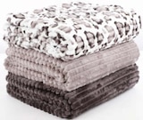 Cord Wohndecke Angebote von Dream House Studio bei AWG Offenbach für 15,99 €