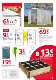 Offre Serre De Jardin dans le catalogue Mr. Bricolage du moment à la page 13