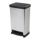 Promo Poubelle à pédale avec couvercle gris 50 L  - 65,4 x 39 x 28,8 cm à 34,90 € dans le catalogue Brico Dépôt à Aiguës-Vives