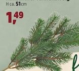 Künstlicher Tannenzweig für 1,49 € bei Thomas Philipps im Angebot Künstlicher Tannenzweig im aktuellen Thomas Philipps Prospekt