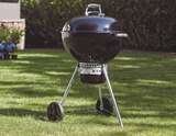 Barbecue charbon de bois Original Kettle 57 cm - weber en promo chez Castorama Gennevilliers à 219,00 €