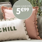 B&M Corbeil-Essonnes - Promo Coussin ondulé CHILL Promo Coussin ondulé CHILL à 5,99 € dans le catalogue B&M à Corbeil-Essonnes