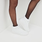 Baskets montantes à scratch Creeks blanc femme - La Halle Baskets montantes à scratch Creeks blanc femme à 19,99 € dans le catalogue La Halle