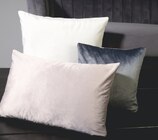 Woolworth Berlin - Kissenhülle Angebot im Prospekt Kissenhülle bei Woolworth im Berlin Prospekt "" für 4,00 €