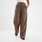 La Halle Loriol-sur-Drôme - Promo Pantalon large à pinces beige femme Promo Pantalon large à pinces beige femme à 17,99 € dans le catalogue La Halle à Loriol-sur-Drôme