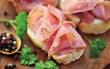 EDEKA Heide - Finesse Hähnchenbrust Angebot im Prospekt Finesse Hähnchenbrust bei EDEKA im Heide Prospekt für 1,29 €