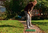Eisenwaren Werkzeuge Großgeräte Bobzin/Mattukat GmbH - Garten- und Straßenbesen Angebot im Prospekt Garten- und Straßenbesen bei Eisenwaren Werkzeuge Großgeräte Bobzin/Mattukat GmbH im Prospekt "" für 7,99 €