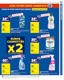 Offre Febreze dans le catalogue Carrefour du moment à la page 25