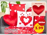 Deko-Kissen bei Penny im Prospekt "" für 3,99 €